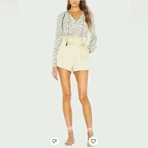 Cupcakes & Cashmere Leah High-Rise Paperbag Short Size XS